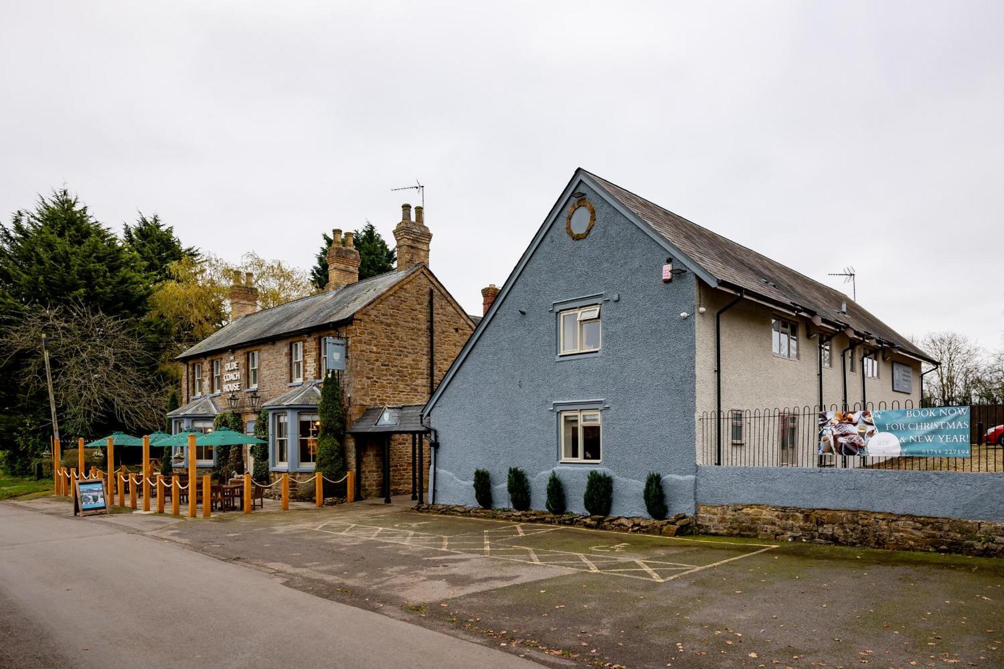 The Olde Coach House Inn Ashby Saint Ledgers Exterior photo