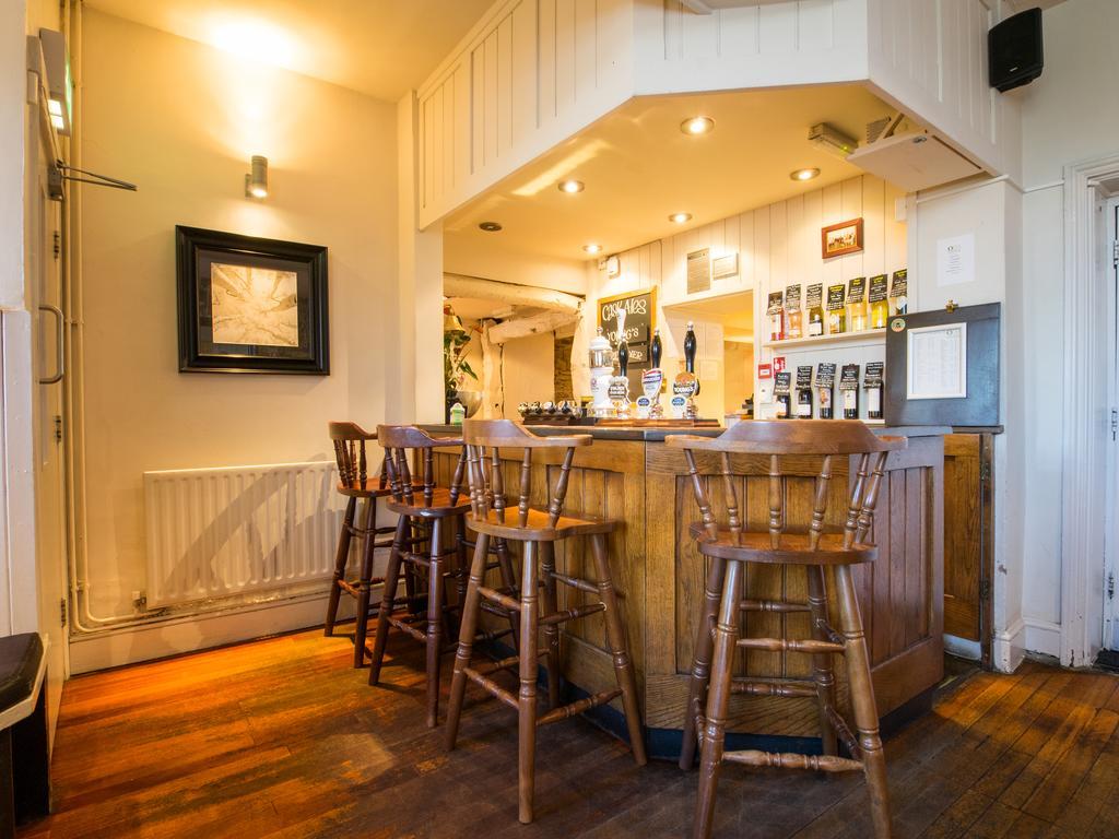 The Olde Coach House Inn Ashby Saint Ledgers Exterior photo